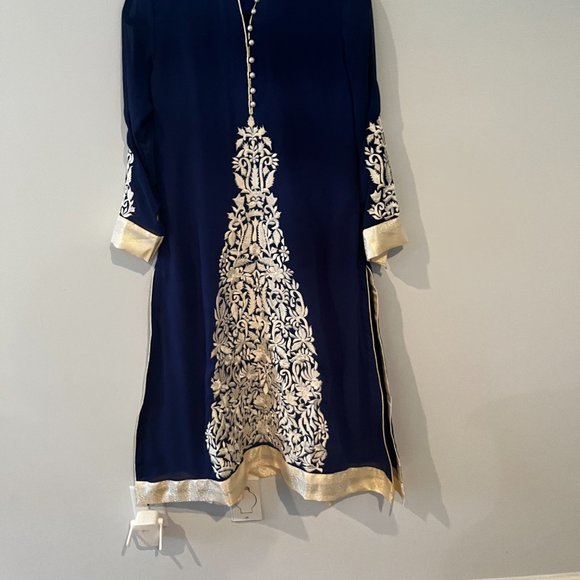 Indian tradition suit , kameez set , in Royal Blue, size 40 - Picture 5 of 8